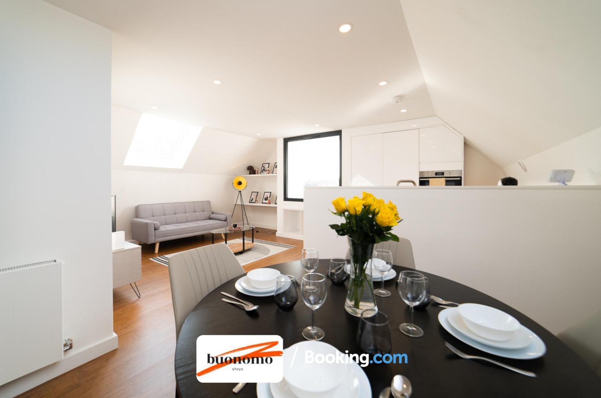 Two Bedroom Apartment At Buonomo Stays Short Lets & Serviced Accommodation London Exterior photo