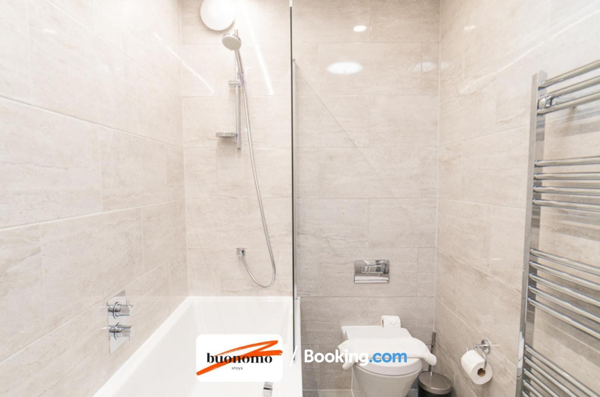 Two Bedroom Apartment At Buonomo Stays Short Lets & Serviced Accommodation London Exterior photo