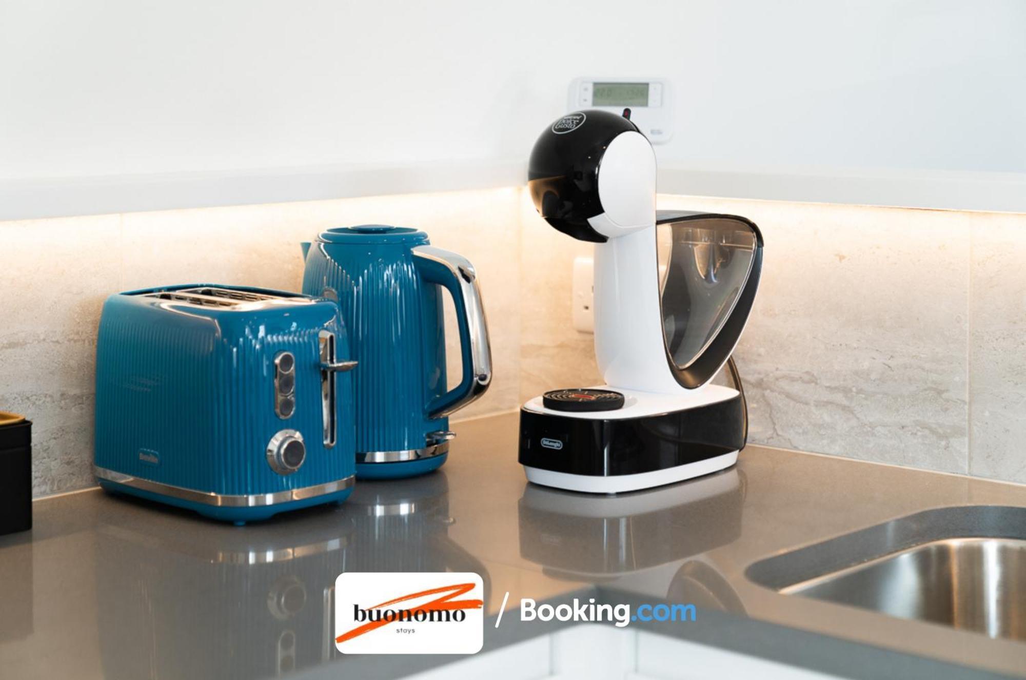 Two Bedroom Apartment At Buonomo Stays Short Lets & Serviced Accommodation London Exterior photo
