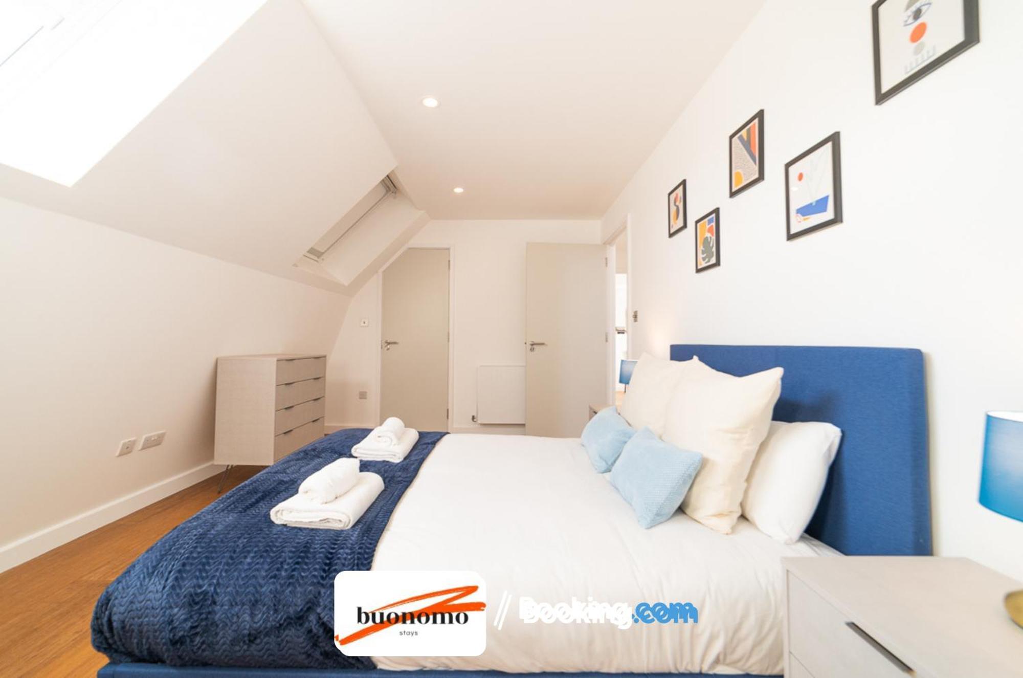 Two Bedroom Apartment At Buonomo Stays Short Lets & Serviced Accommodation London Exterior photo