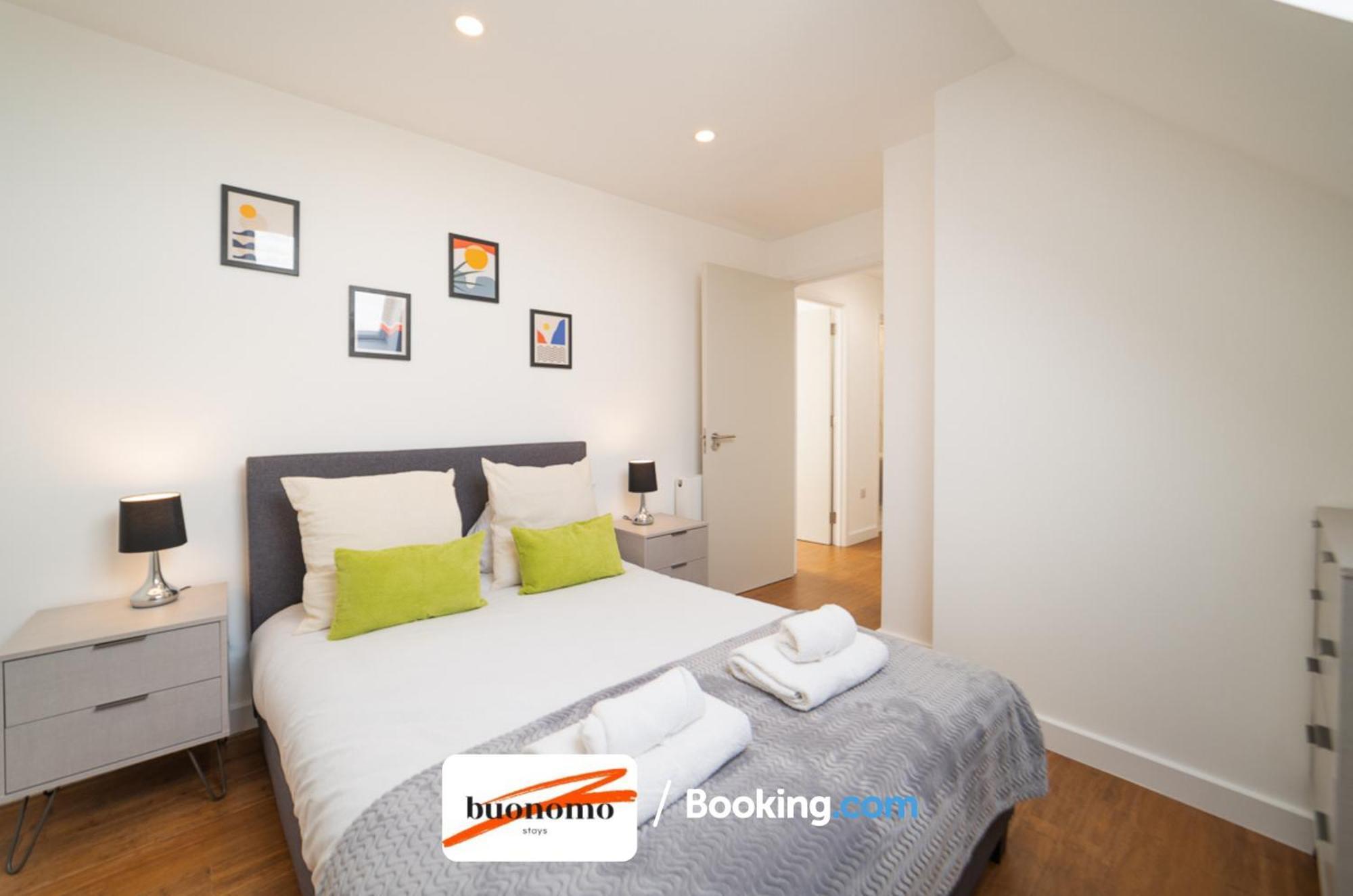 Two Bedroom Apartment At Buonomo Stays Short Lets & Serviced Accommodation London Exterior photo