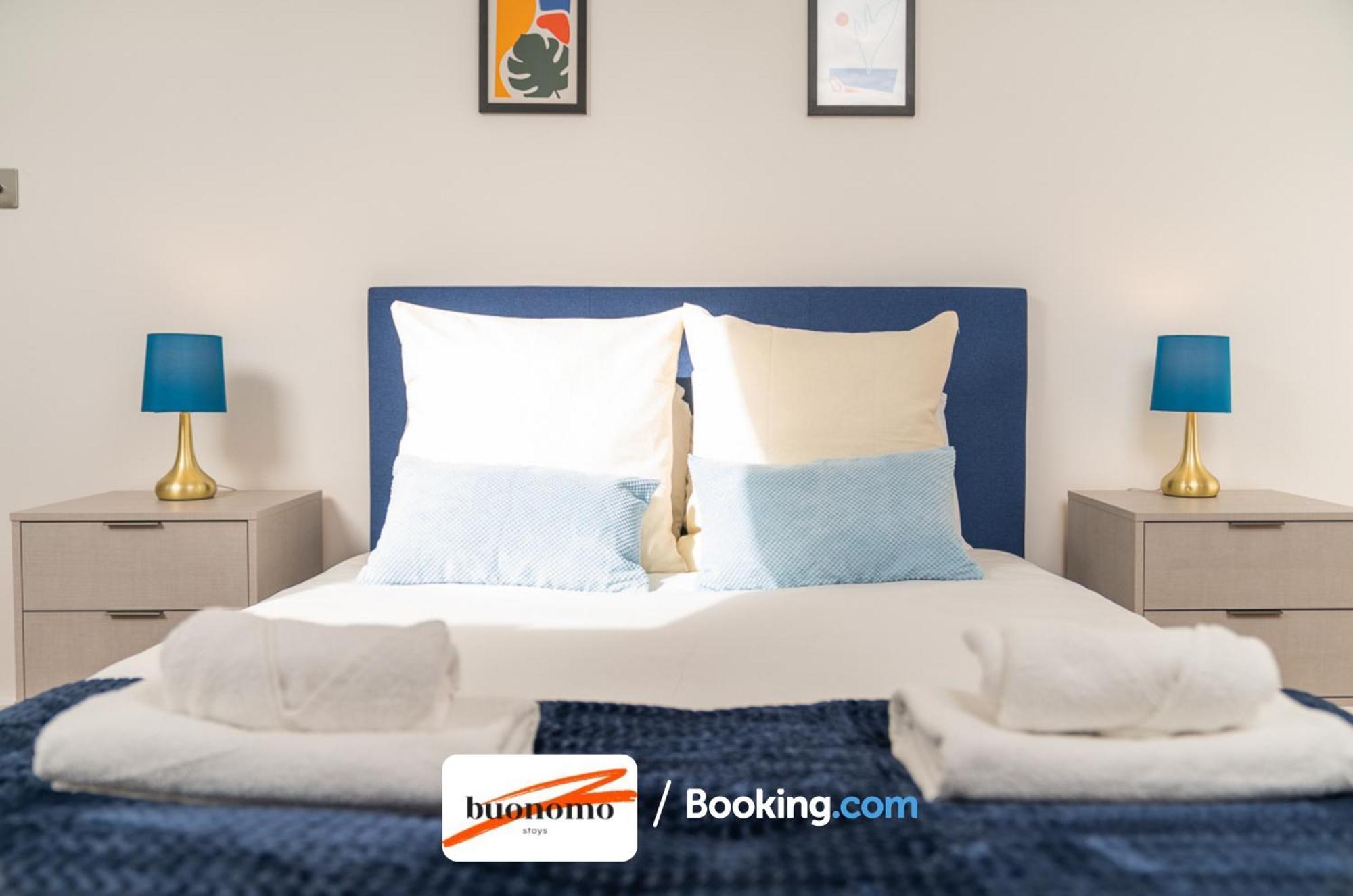 Two Bedroom Apartment At Buonomo Stays Short Lets & Serviced Accommodation London Exterior photo