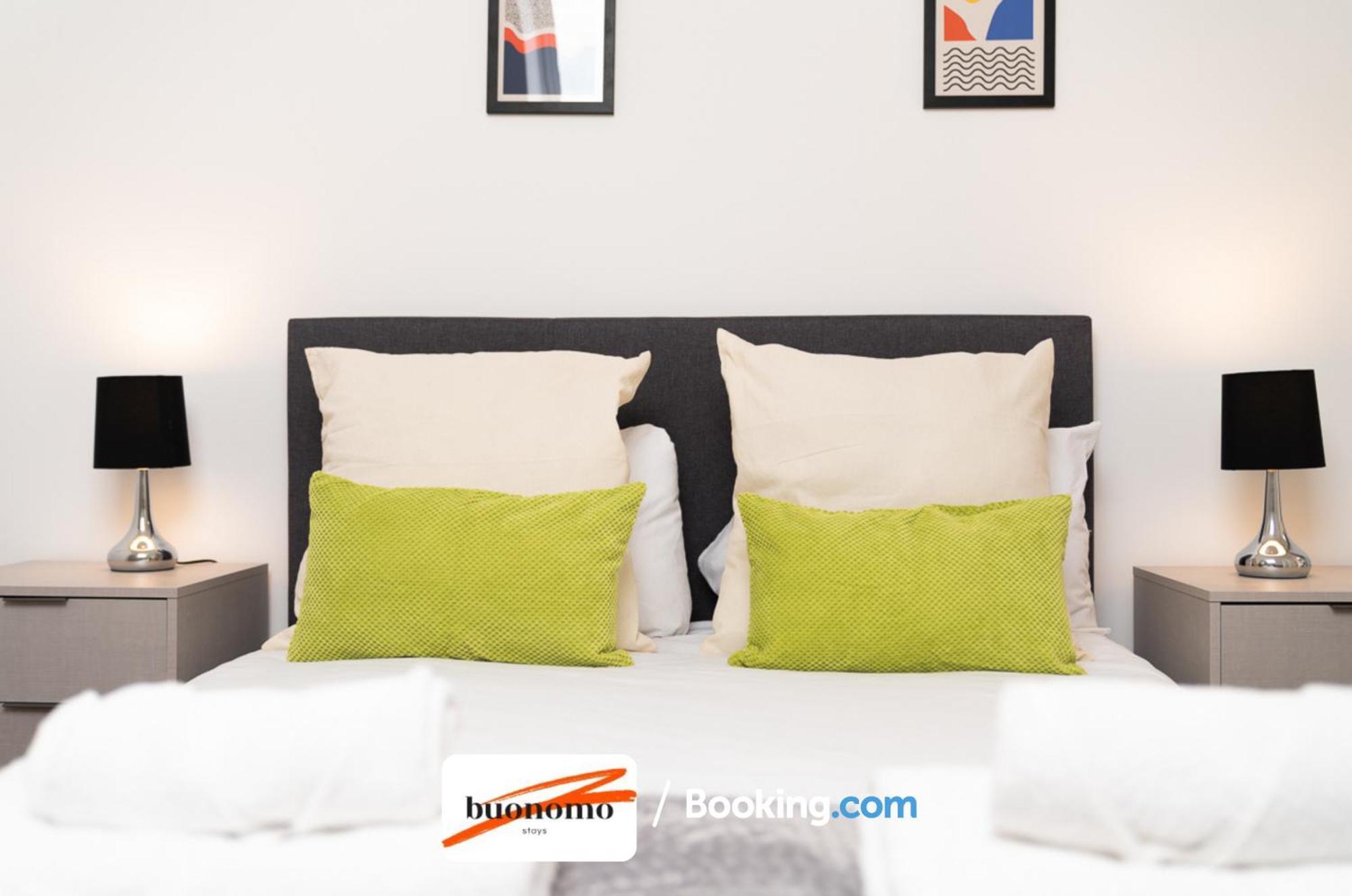 Two Bedroom Apartment At Buonomo Stays Short Lets & Serviced Accommodation London Exterior photo
